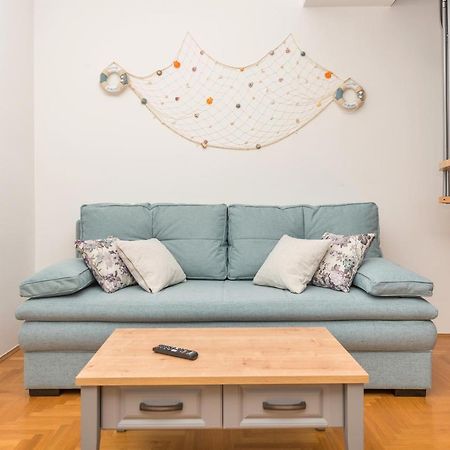 Deluxe 3 Bedroom Apartment With Sea View Башка-Вода Екстер'єр фото