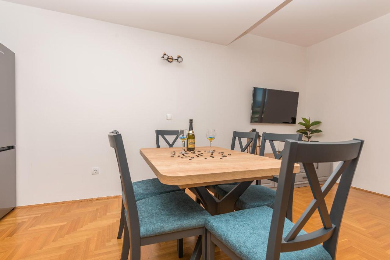 Deluxe 3 Bedroom Apartment With Sea View Башка-Вода Екстер'єр фото