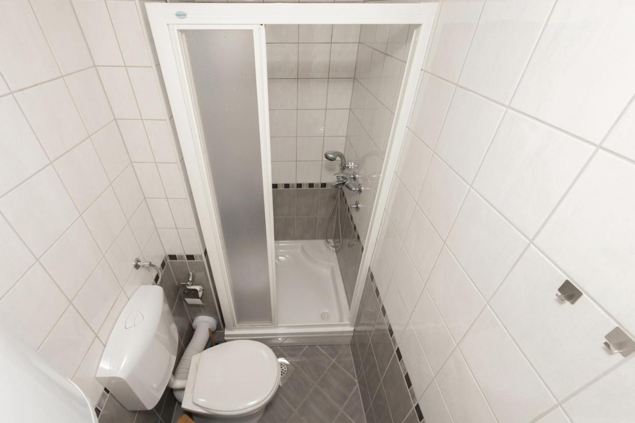 Deluxe 3 Bedroom Apartment With Sea View Башка-Вода Екстер'єр фото