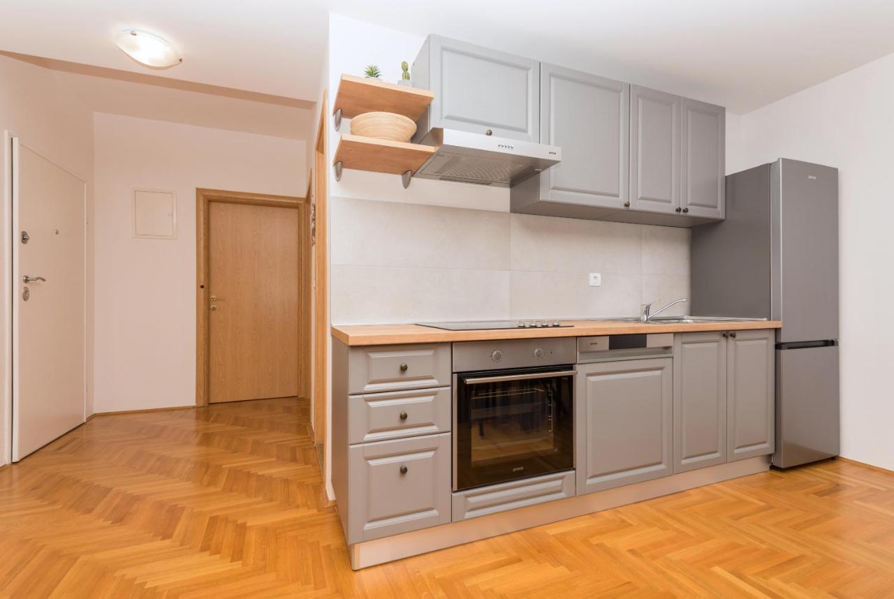 Deluxe 3 Bedroom Apartment With Sea View Башка-Вода Екстер'єр фото