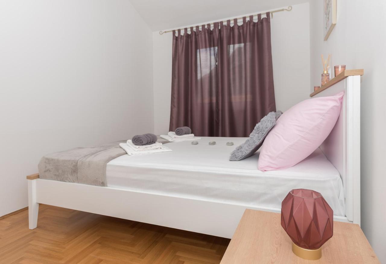 Deluxe 3 Bedroom Apartment With Sea View Башка-Вода Екстер'єр фото