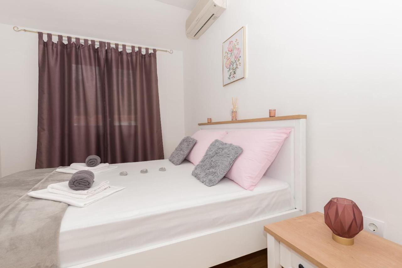 Deluxe 3 Bedroom Apartment With Sea View Башка-Вода Екстер'єр фото