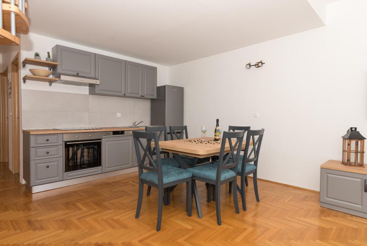 Deluxe 3 Bedroom Apartment With Sea View Башка-Вода Екстер'єр фото