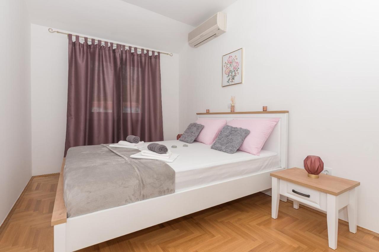 Deluxe 3 Bedroom Apartment With Sea View Башка-Вода Екстер'єр фото