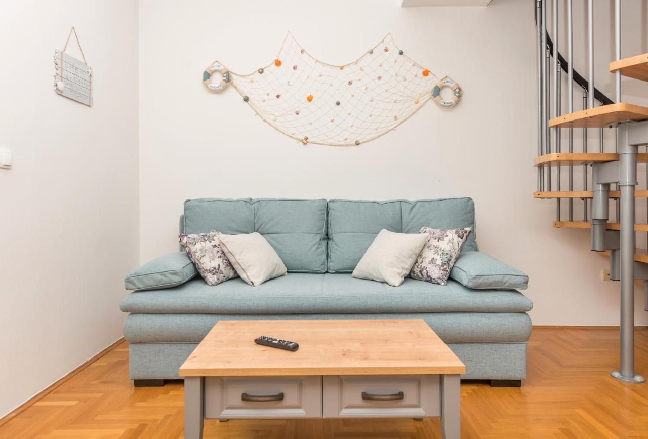 Deluxe 3 Bedroom Apartment With Sea View Башка-Вода Екстер'єр фото
